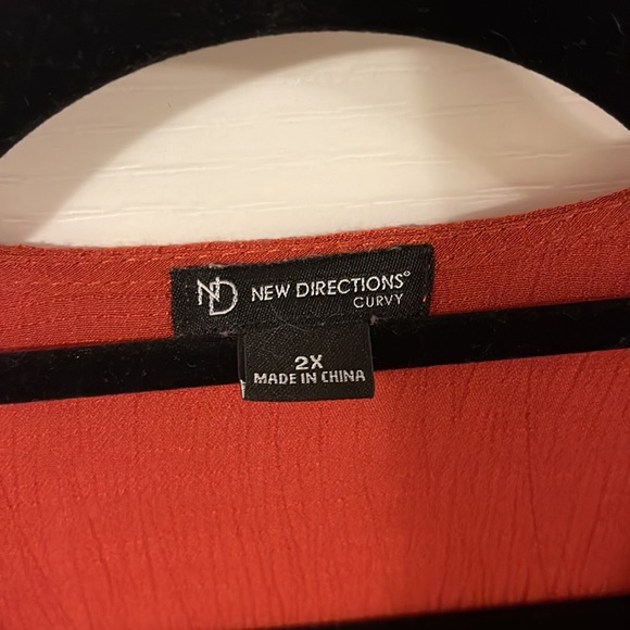 2x New Directions 3/4 sleeve top - Picture 3 of 3